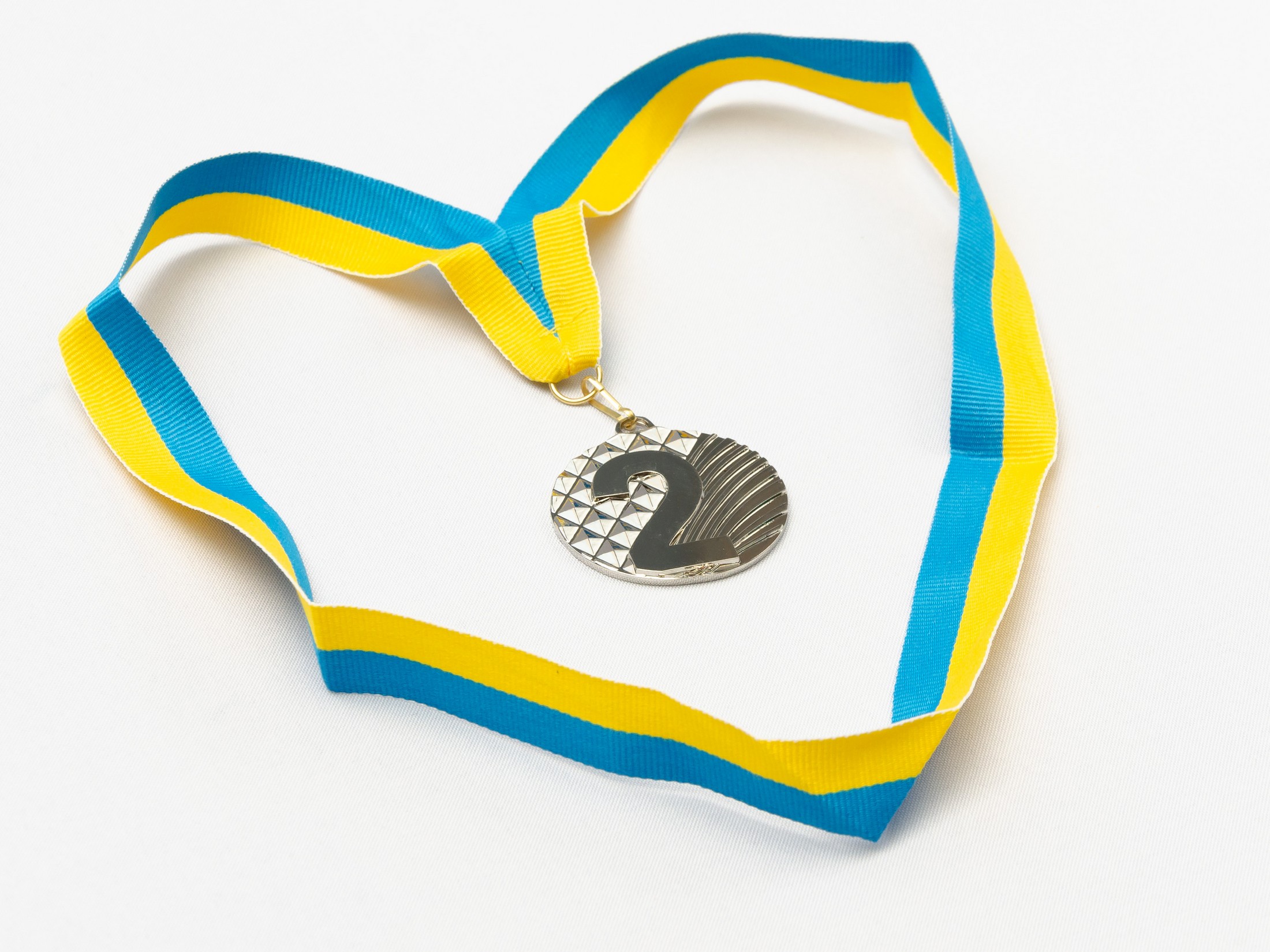 Медаль наградная для бильярда Ромб с лентой (2 место, серебро)  ø5см