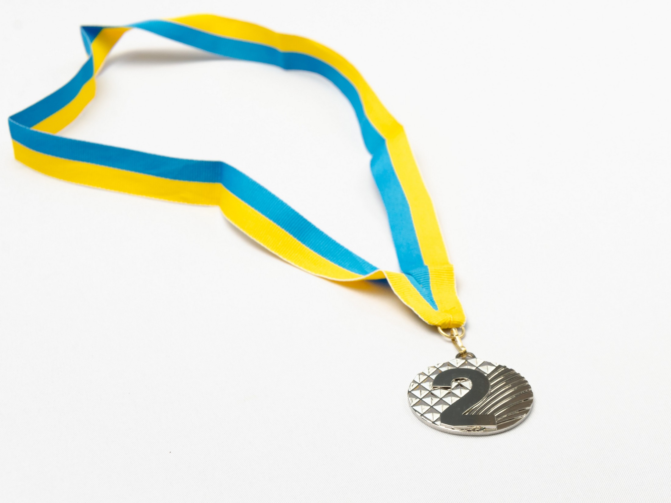 Медаль наградная для бильярда Ромб с лентой (2 место, серебро)  ø5см